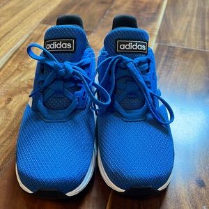 ADIDAS NWT Boys Sneakers size 2 Blue